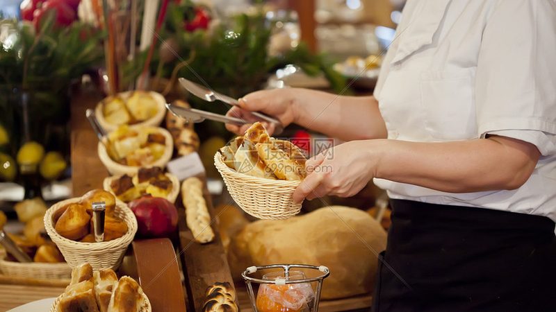 面包保质期之谜：休闲食品中的时间密码**